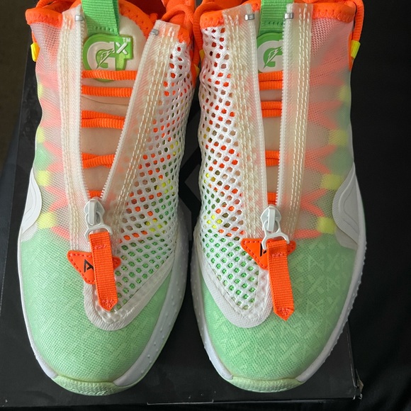 BRAND NEW NEVER WORN! - Picture 6 of 6